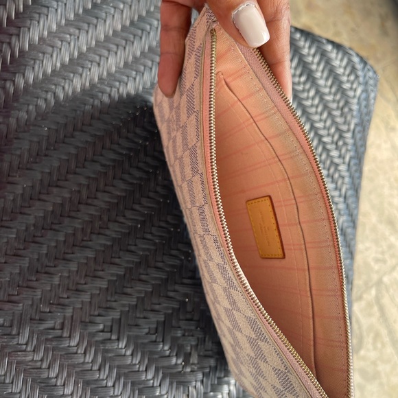 Louis Vuitton Neverfull pouch - Picture 3 of 6